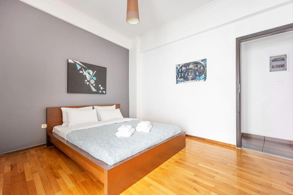 Apartment In The Middle Of Everything Афины Экстерьер фото