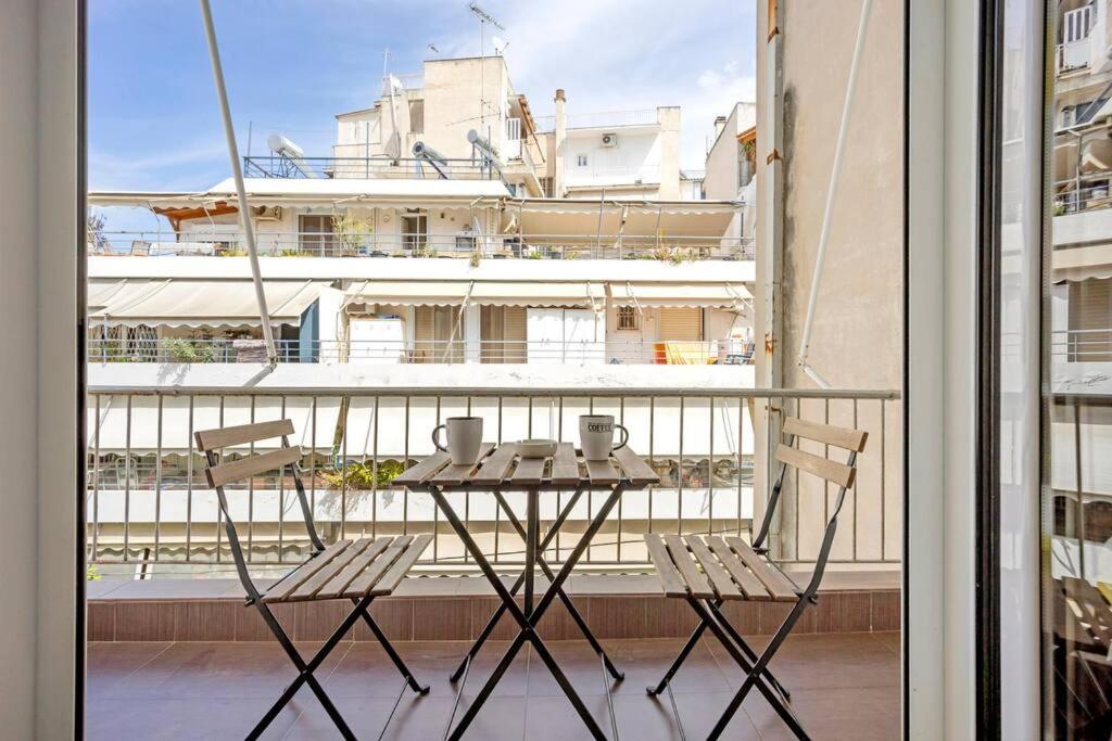 Apartment In The Middle Of Everything Афины Экстерьер фото