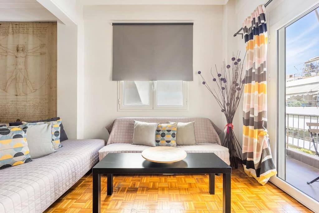 Apartment In The Middle Of Everything Афины Экстерьер фото