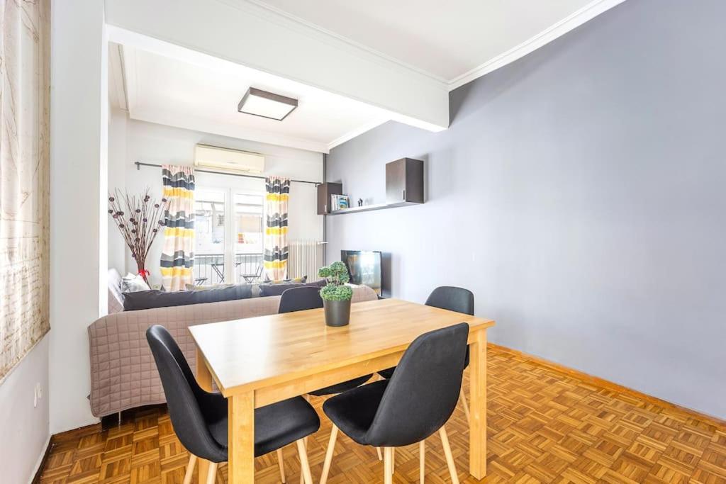 Apartment In The Middle Of Everything Афины Экстерьер фото