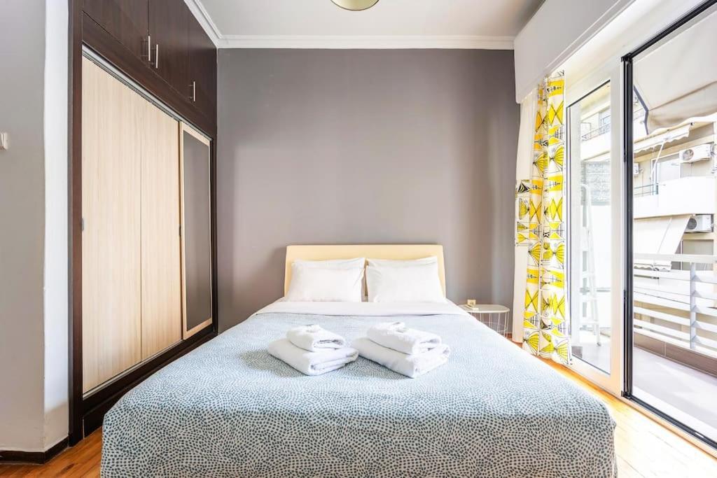 Apartment In The Middle Of Everything Афины Экстерьер фото